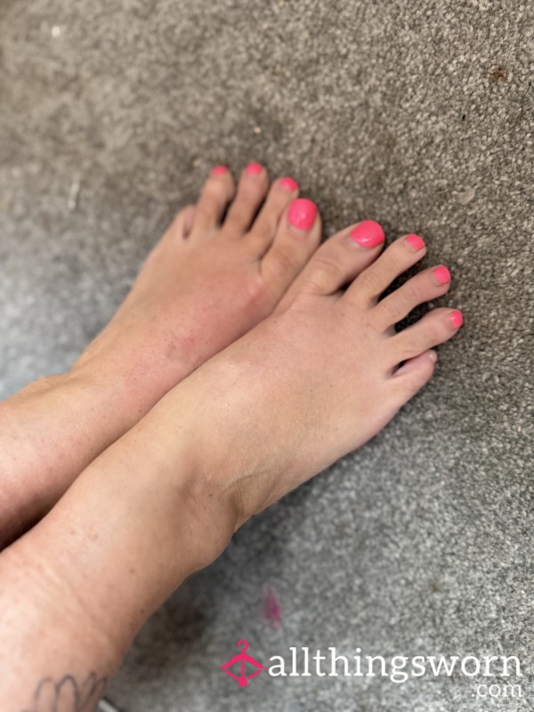 Fresh Out The Shower!! Or Do You Want Me To Get Them Dirty Again 🥴🦶