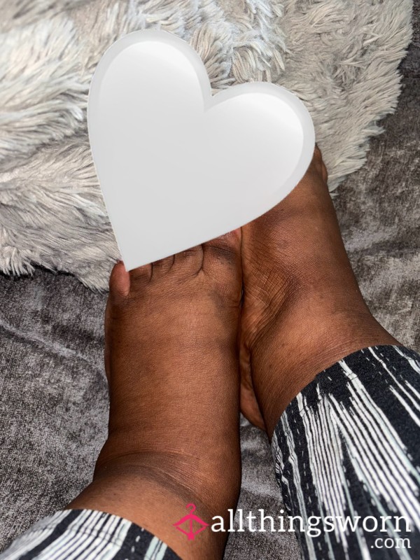 Fresh Pedicure French Tip Toes