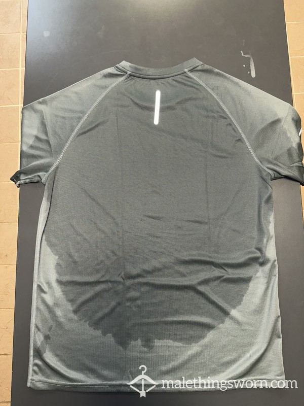 FRESH SWEATY GYM T SHIRT LIVE PICTURE AFTER GYM SESH