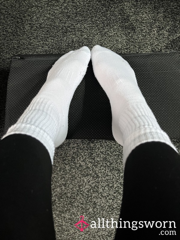 Fresh White Crew Socks, WFH Today 💋