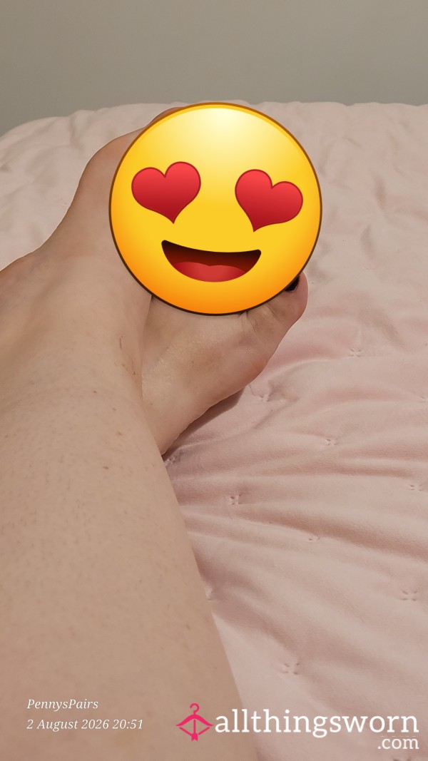 Freshly Painted Toes 💅