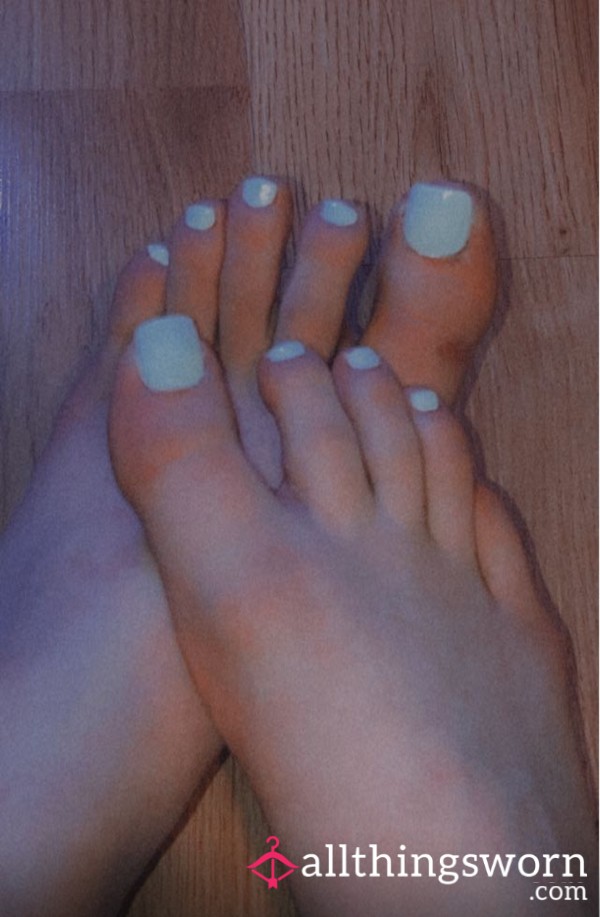 Freshly Painted Toes In Baked Beans 🫘