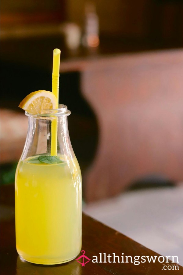 Freshly Squeezed Homemade Lemonade🍋