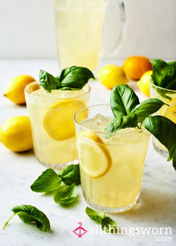 Freshly Squeezed Lemonade 🍋✨