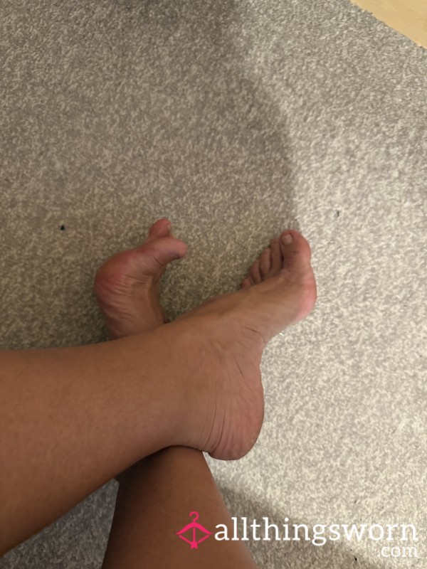 Freshly Washed And Oiled Feet Pictures