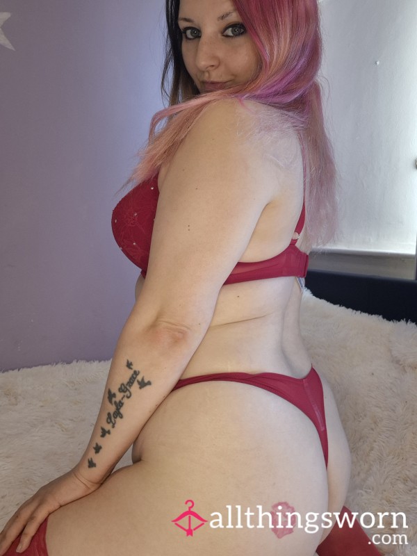 Friday Funday! 😍 Who Wants Custom Orders? 💋