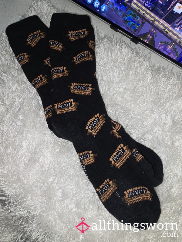 Friends Pivot Socks