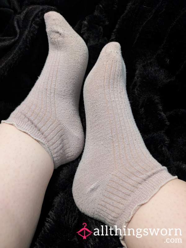 Frilly Pink Ankle Socks
