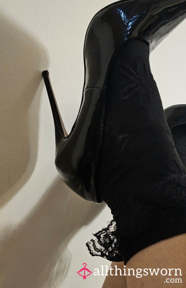 Frilly Socks & Heels 😈: A Selection Of Photos To Get That Heart Racing 😈👣👠