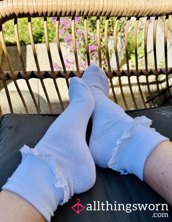 Frilly White Cotton Socks
