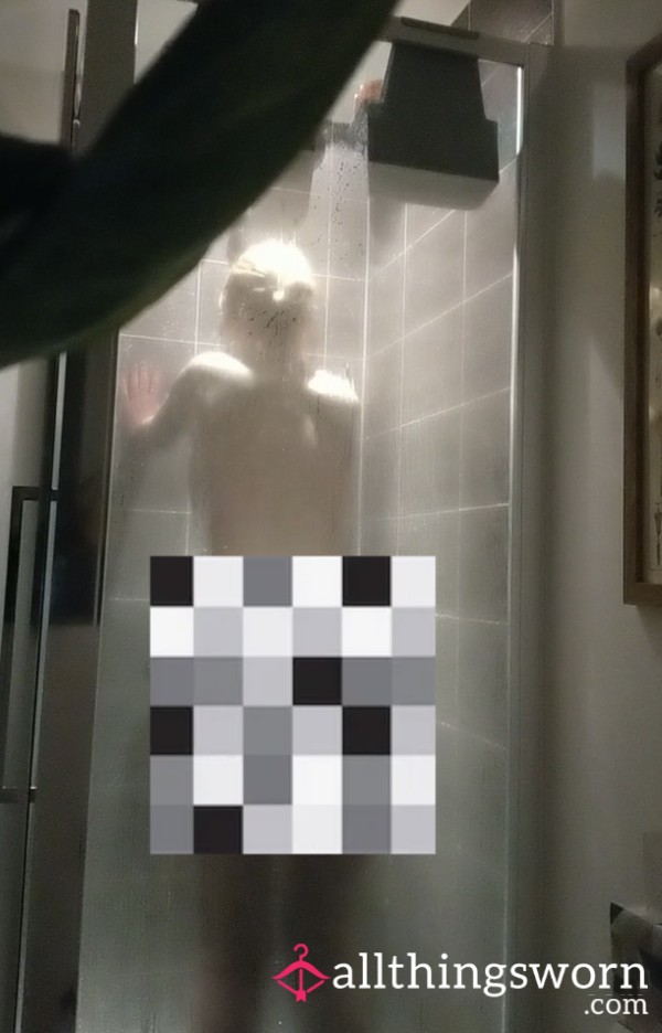 F**king A Di**o In The Shower🚿