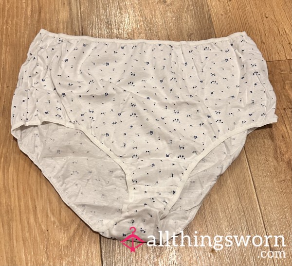 Full Back Panties With Flor*l Pattern