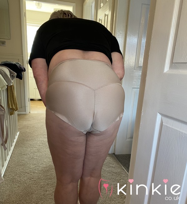 Full B*m Mature Ladies Knickers.