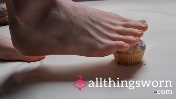 Fun With Food (Cupcakes 1) 😋