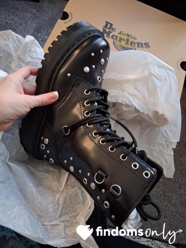 Fund My Boots Fetish 👢