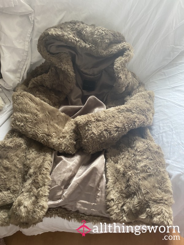 Fur Coat Size 14 Very Warm And Snuggly