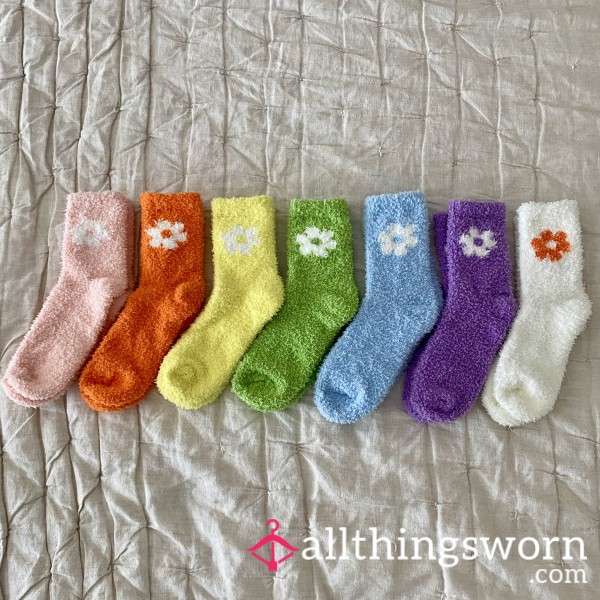 🌼 Fuzzy Daisy Socks 🌼