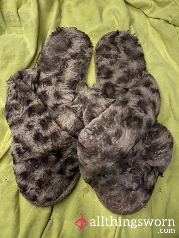 Fuzzy Flip Flop...slippers?