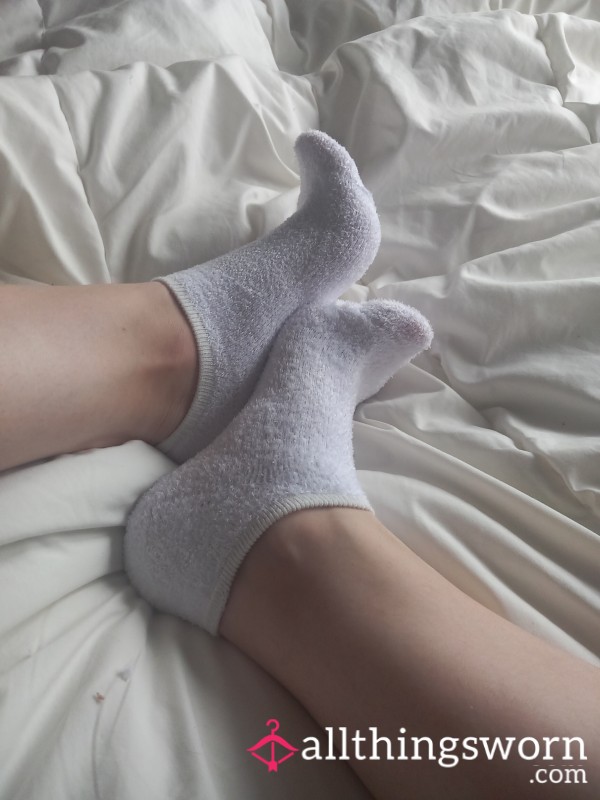 Fuzzy Fluffy Ankle Socks🥵👣 White