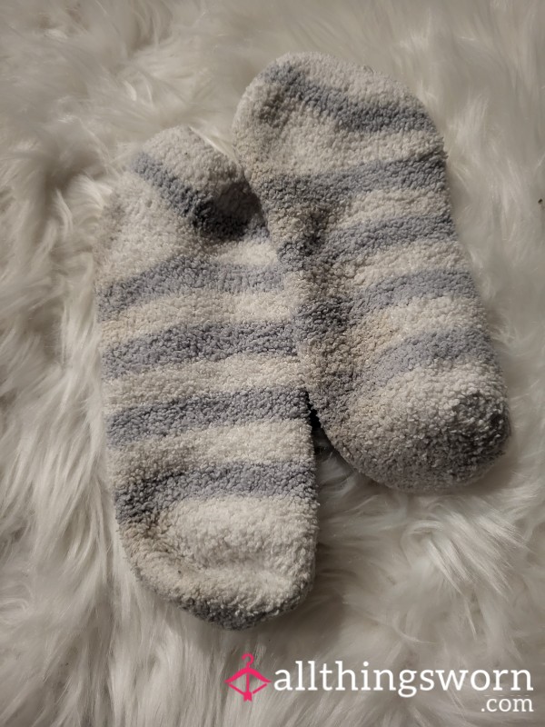 Fuzzy Grey And White Ankle Socks - 1 Save