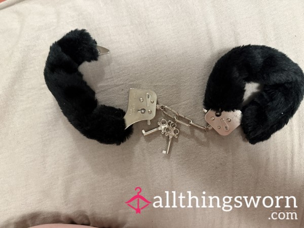 Fuzzy Hand Cuffs