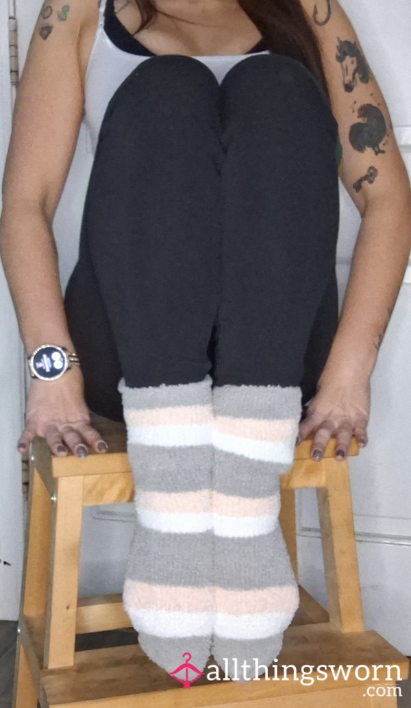 Fuzzy Mid Rise Socks