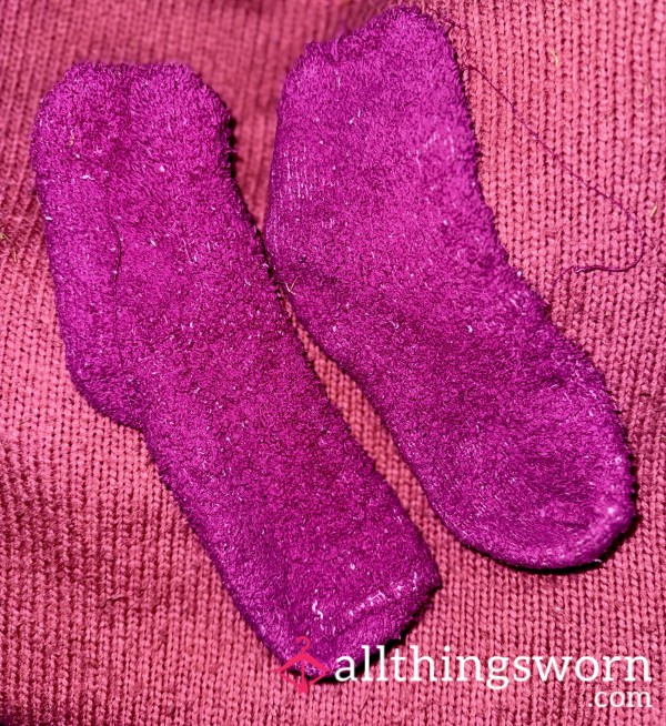 💗 Fuzzy Pink Socks