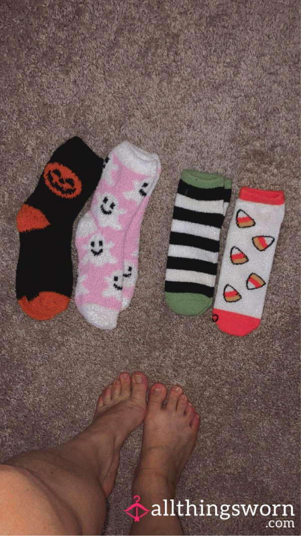 FUZZY SOCKS 🎃 👻 Sp**KY THEMED