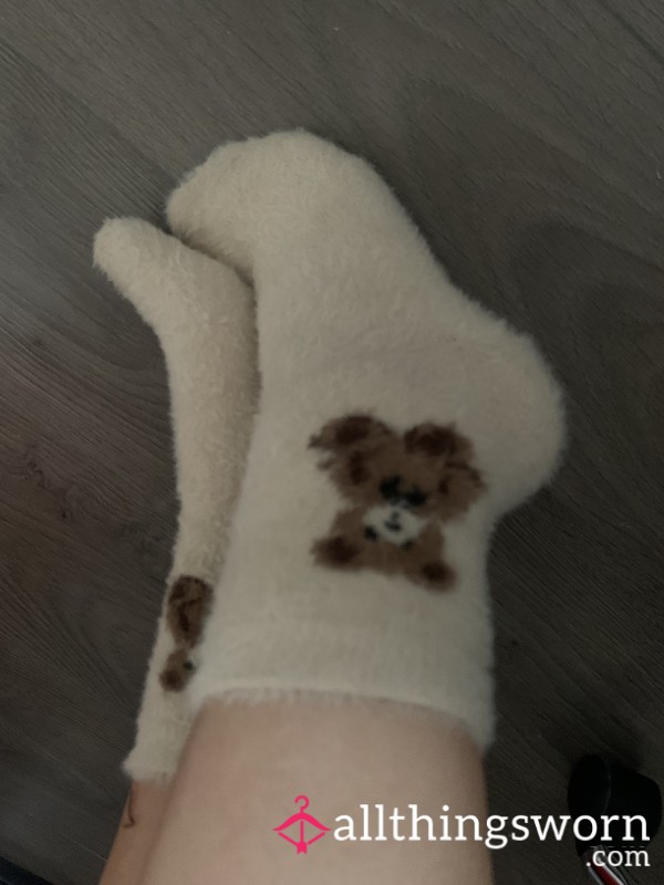 (Pre-worn) Fuzzy Socks With Bears BEIGE