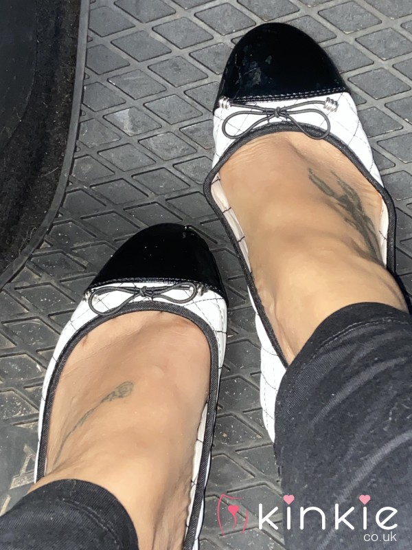 GDrive Feet & Legs Folder £10 ( 5 Buyers) Dm To Be Added 🦶🏽