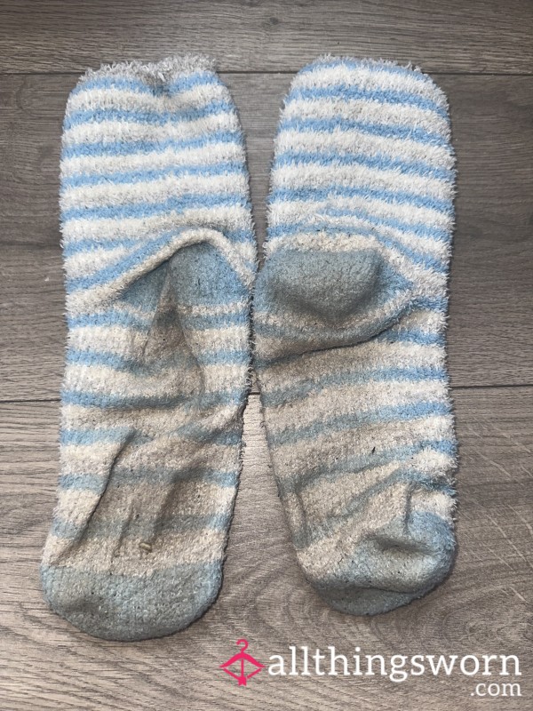 Georgia’s 4-day Worn Fluffy Socks 🧦