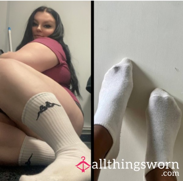 Get A Pair Of Socks Off @prettyonexo & @curvy_chloe
