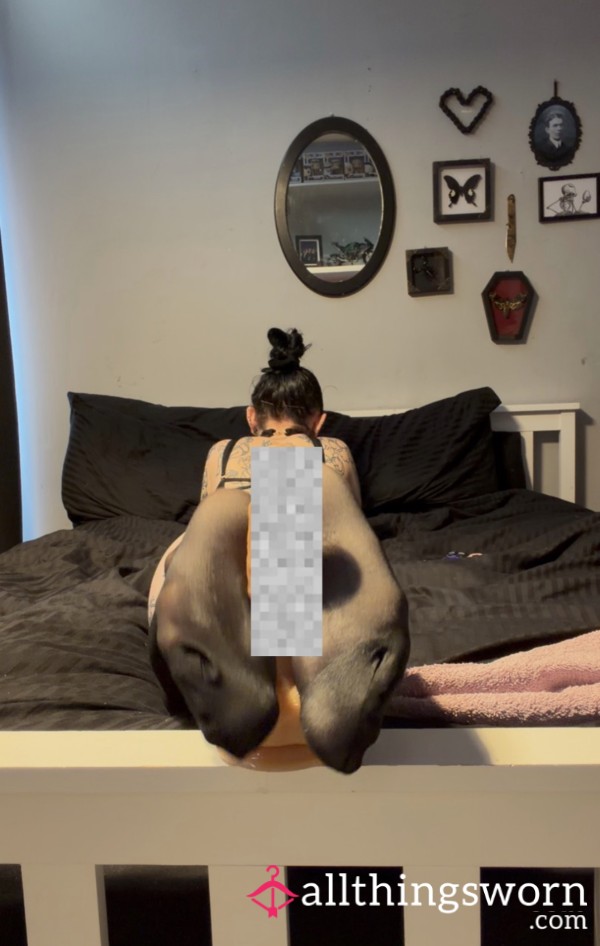 Footjob In Stockings🖤