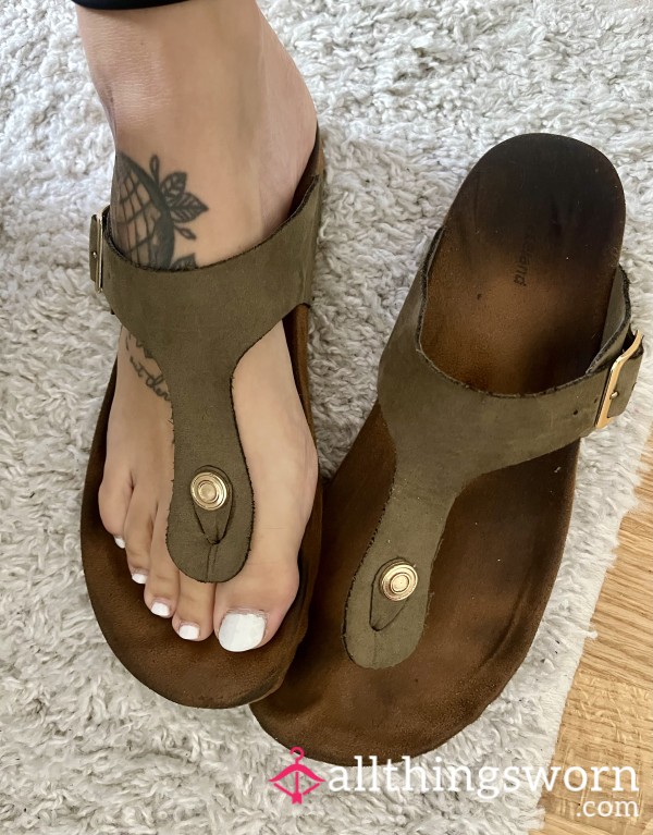 Getragene Flip Flops - Sommerlich, Echt & Voller Spuren