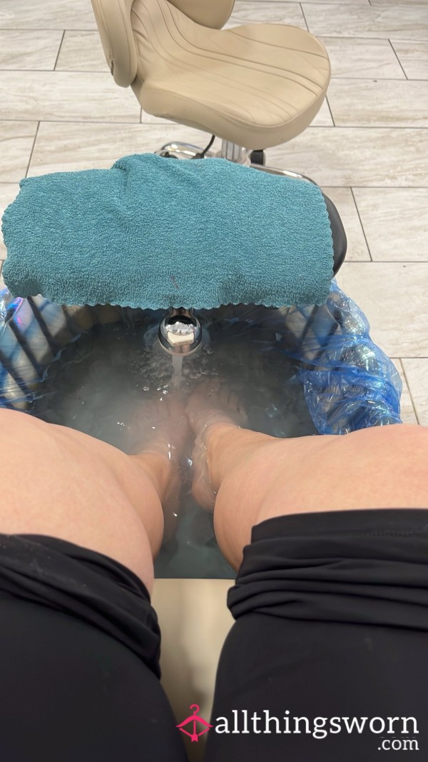 Getting A Fresh Pedi!