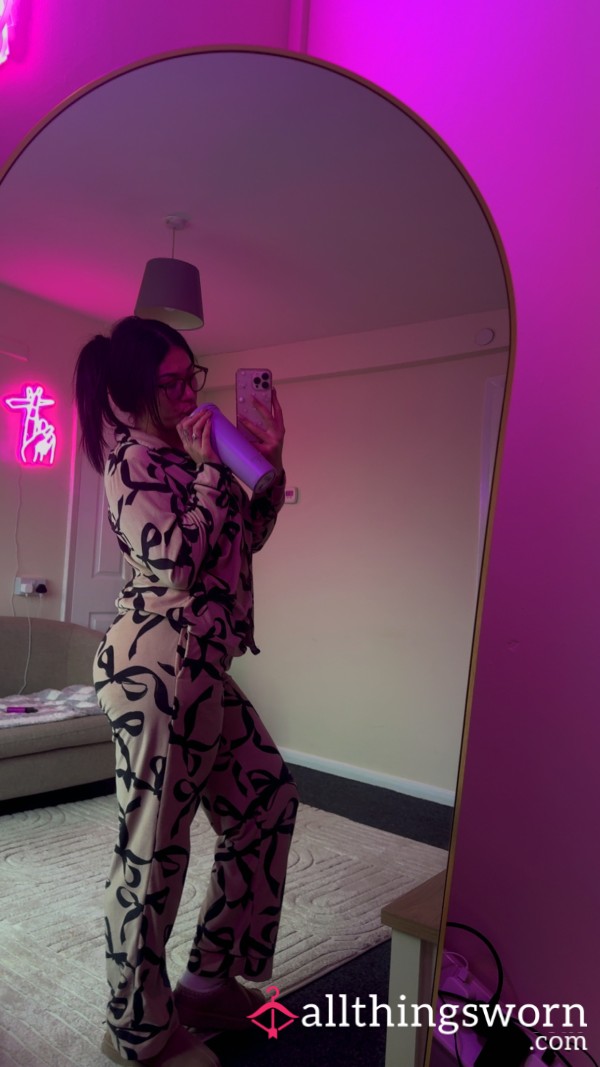 💌 GFE – Flirty Attention With A Cheeky Edge  If You’re Looking For Consistent Attention, Playful Conversation, And A Little Cheeky Tension Throughout Your Day — You’re In The Right Place 😏  M