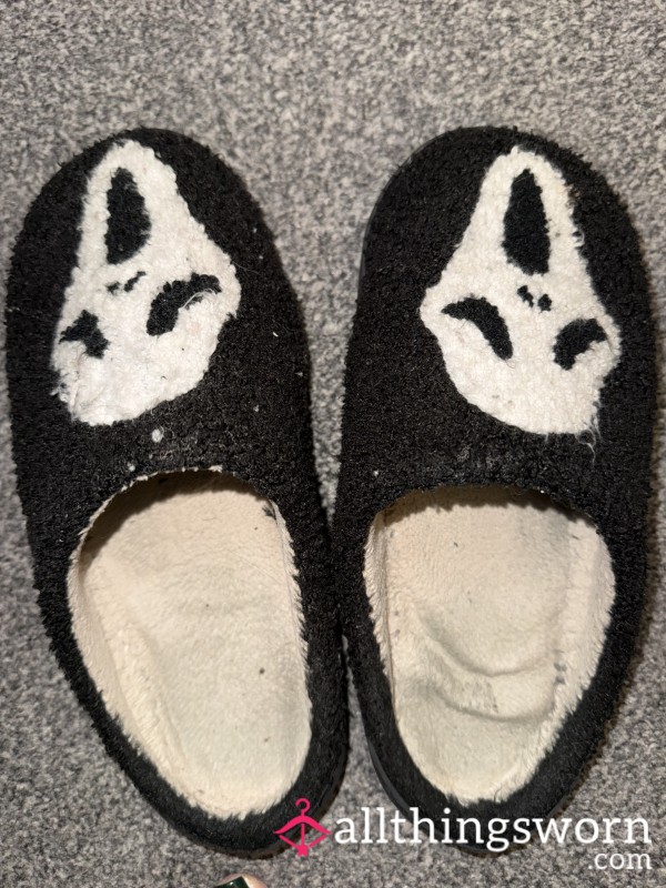Ghost Face Slippers 🖤