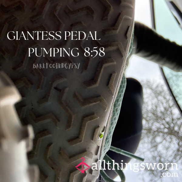 Giantess Revs Her Motor 🚙