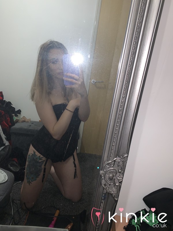 GIRLFRIEND EXPERIENCE