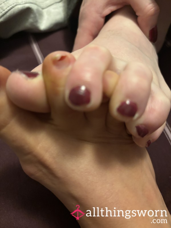 Girlfriends Toes Intertwined (intoetwined)