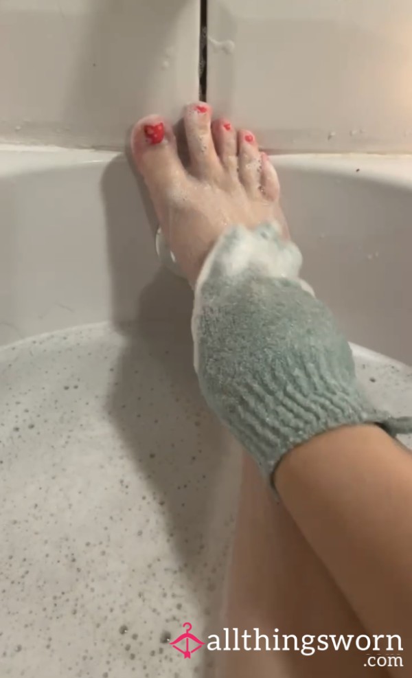 Giving My Feet The Attention They Deserve 🧼