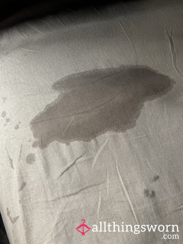 Gla** Di**o F**k Leaves My Bed Soaked — Creamy Squirting Solo Mess