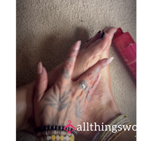 Glitter Oil Foot Ma**age ❤️