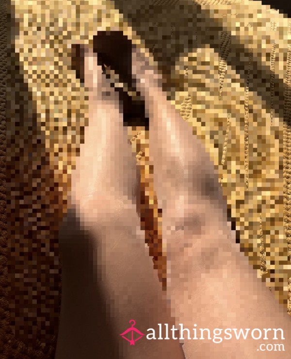 ☀️ Glossy Tan Tights In The Sunshine ☀️