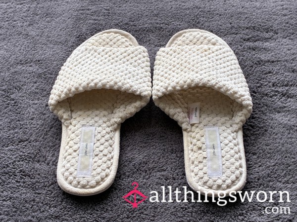 *SOLD* GMKs Slippers