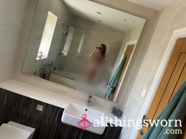 Goddess Belle’s Pre Shower Time….👅