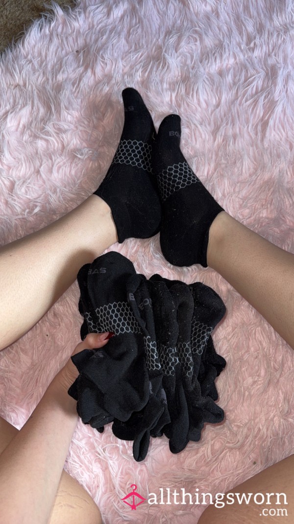 🐝Goddess KJs Black Bee Bombas Socks