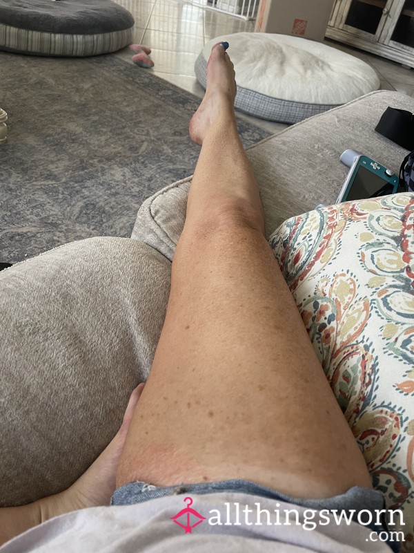 Goddess Needs To Stay Tan