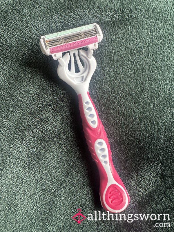 Goddess Well Used Razor