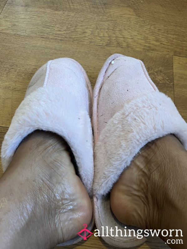 Worn-Out Slippers - Vinegary Stinky Foot Sweat Heaven! UK Size 5